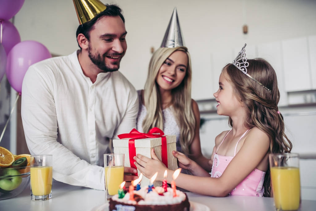 生日快乐,亲爱! 生日快乐,亲爱!