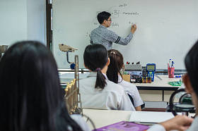 亚洲老师给予教训