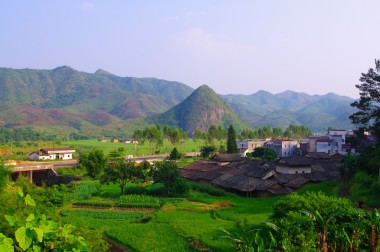 中國(guó)西南臨廣東省美麗的村莊圖片