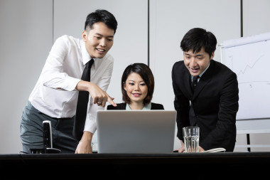 中国的商业团队一起工作