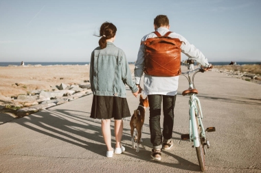 幸福的情侶很開心圖片