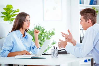 在職的商業(yè)伙伴