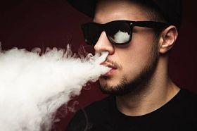 雾人和蒸气云图片