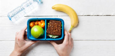 照片的勒芒有用的午餐框中的雙手