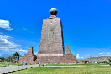 紀(jì)念碑位于中間的世界吸引圖片