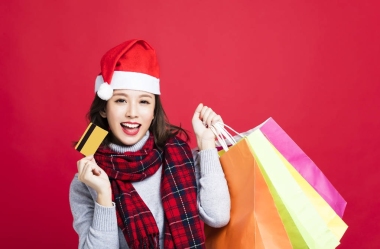 幸福的女人，用信用卡買圣誕禮物