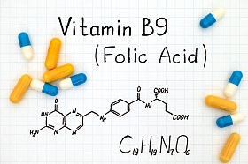 维生素B9(叶酸)的化学配方与药丸