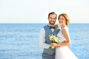 快樂婚禮夫婦  圖片