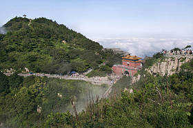 大山山顶南天门