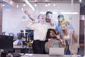 成功的商业人士的肖像图片