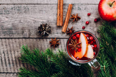 玻璃與香料甜酒圖片