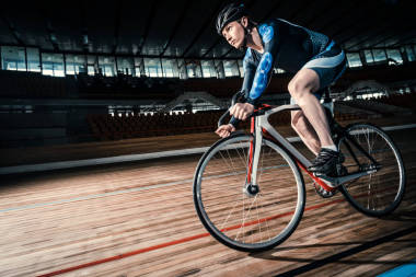 年輕運(yùn)動員戶外圖片