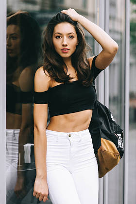 构成的美丽女孩