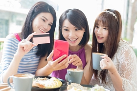 朋友购物用信用卡