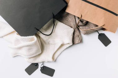 紙袋、衣服和標(biāo)簽圖片