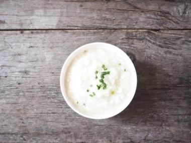 木材背景韩式稀饭图片