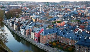 那慕爾中舊橋圖片