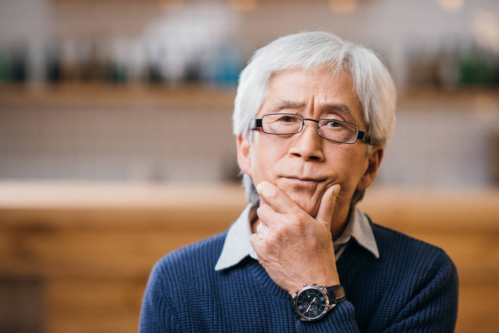 深思熟虑的亚洲人
