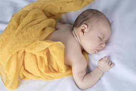 美丽新生婴儿照片