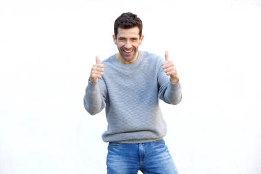 笑的年轻人 图片