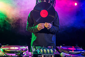 Dj 与乙烯和酣然的搅拌机