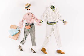 带购物袋的时尚服装 图片