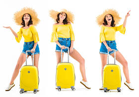 年轻女子带的行李图片