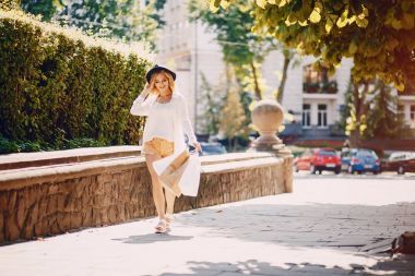 金发碧眼购物图片