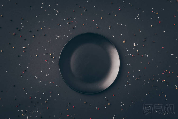 灰表上黑板的頂部視圖圖片