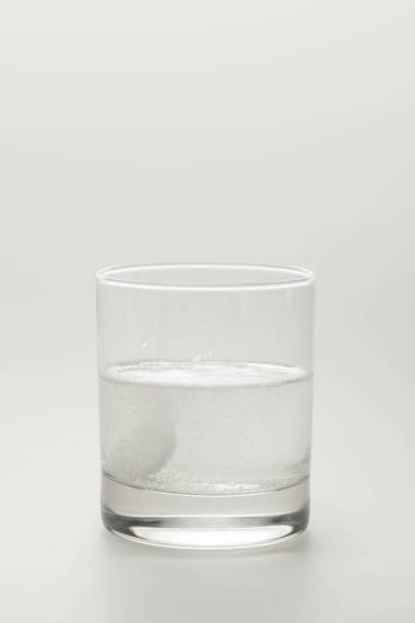 白玻璃水中泡騰丸