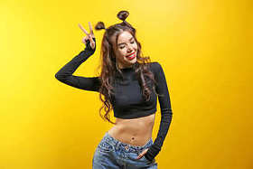 时髦美丽的女孩