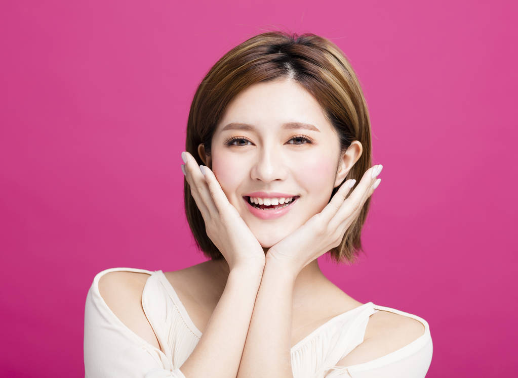 亚洲年轻美人脸特写