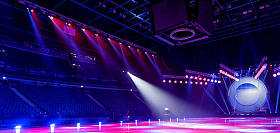 在音乐会期间场景的光线