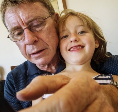 高加索的父親和女兒的特寫, 原 photoset