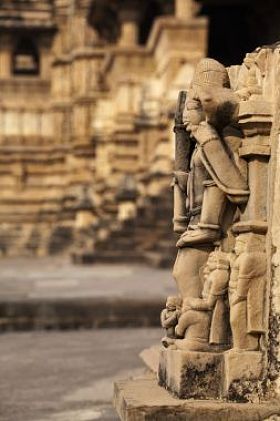 基底凸现的卡修拉荷，印度的寺庙