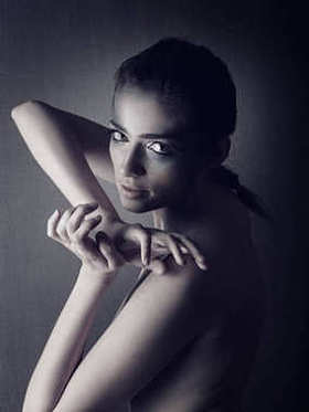 恐怖风格女性肖像