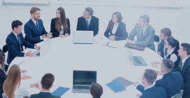 業(yè)務(wù)團隊和財務(wù)總監(jiān)將舉行商務(wù)會議