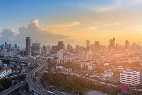 办公楼与城市道路互换日落色调, 景观背景