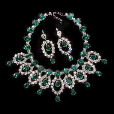 项链和耳环图片