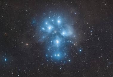 星座金牛座的 Plejades 星團(tuán) (更雜亂45)