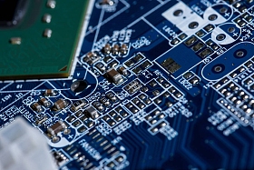 用芯片关闭计算机主板的视图图片