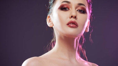 仕女画的吸引力的年轻女性