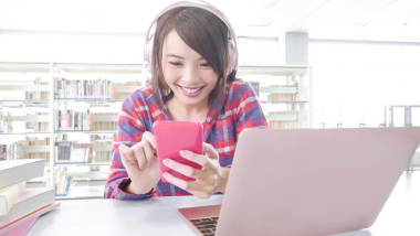 圖書館女學生