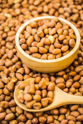 木碗花生-健康食品概念照片