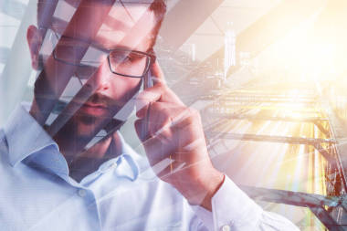 有吸引力的人在電話圖片