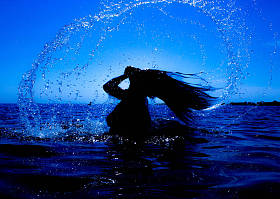 美人鱼从海上崛起 (21)