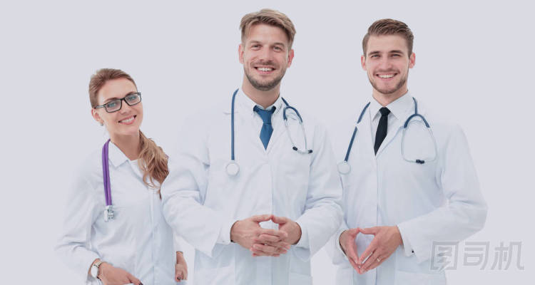 自信的醫(yī)療團隊，白色背景上的肖像
