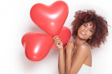非洲裔美國女孩, 心形 baloons