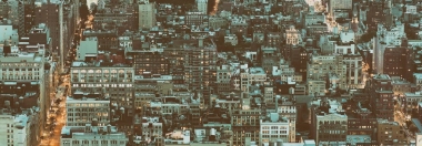 紐約曼哈頓的驚人夜晚空中地平線-美國