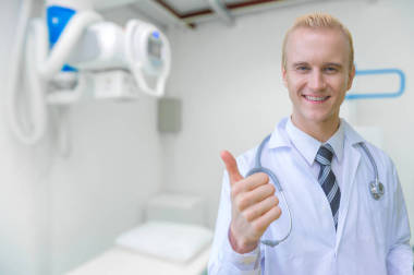 醫(yī)院內科醫(yī)生的肖像圖片